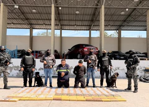 Golpe al narco: 197 paquetes de coca&iacute;na incautados en puerto de Guayaquil