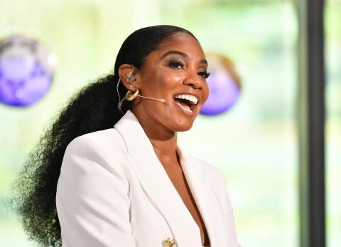 Samantha Johnson, la periodista que ser&aacute; la conductora del sorteo del Mundial 2026