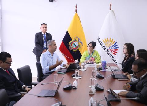 Comisi&oacute;n de Ni&ntilde;ez fiscalizar&aacute; muerte de beb&eacute; entregado en caja en hospital de Macas