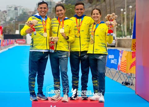 Triatl&oacute;n y aguas abiertas dan a Ecuador nuevos oros en los Bolivarianos 2025