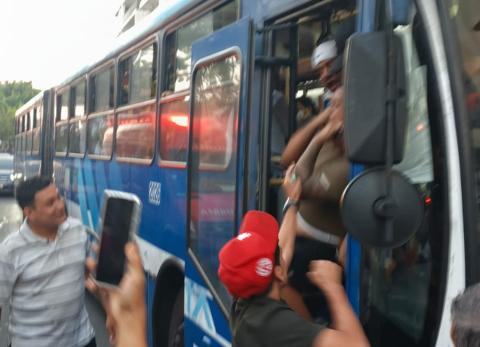 Guayaquil: ciudadano es bajado de la Metrov&iacute;a y golpeado tras un intento de robo