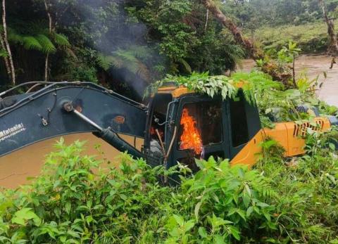 Zamora Chinchipe: Gobierno denuncia &quot;caos&quot; para defender la miner&iacute;a ilegal