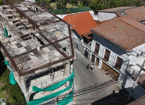 Moradores y due&ntilde;os reclaman respuestas por construcci&oacute;n paralizada en Gu&aacute;pulo