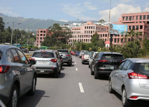 Reforma urban&iacute;stica aviva la tensi&oacute;n por obra en Cumbay&aacute;