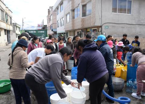 Quito aplica cortes de agua por calor extremo: Estos son los horarios por barrios