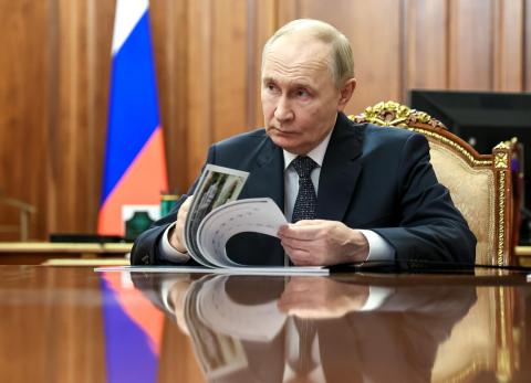 Putin critica el revanchismo de los "cerditos" europeos que quer&iacute;an despedazar Rusia