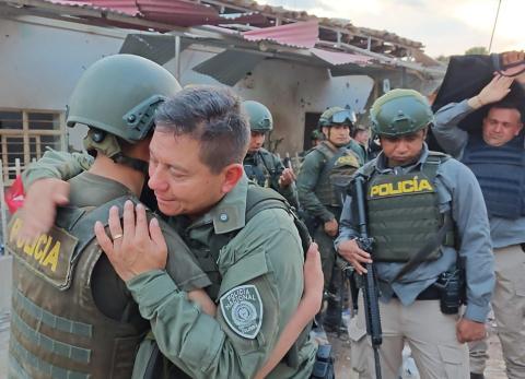 Un prolongado ataque guerrillero deja heridos y destrucci&oacute;n en el Cauca