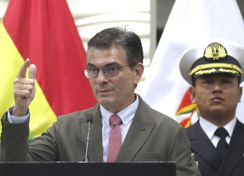 El &ldquo;salvataje&rdquo; de Paz en Bolivia: fin del subsidio a combustibles y subida salarial