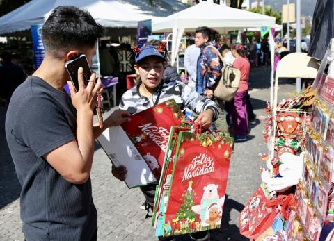 D&oacute;nde comprar adornos y nacimientos: ferias navide&ntilde;as activan el norte y sur de Quito