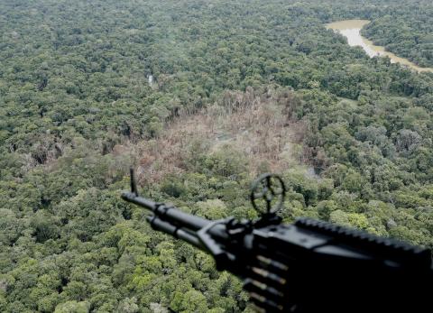 El reclutamiento infantil crece en Colombia entre bombardeos y pol&eacute;mica