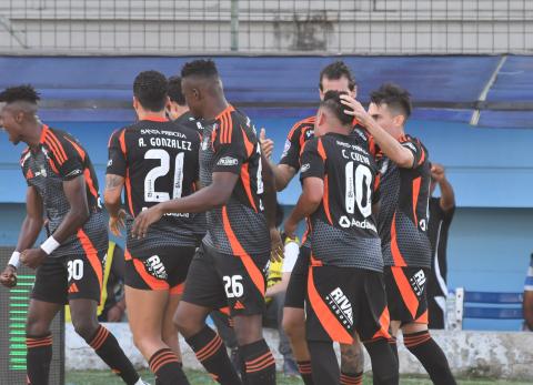 Emelec cumple con la FEF, cancela obligaciones y se libra de sanci&oacute;n deportiva