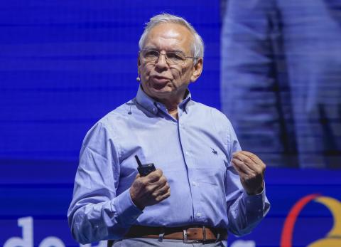 Petro insiste en la inocencia de su exministro de Hacienda, detenido por corrupci&oacute;n