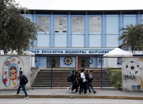 &ldquo;Nos despidieron y no nos pagaron&rdquo;: el reclamo de docentes municipales en Quito