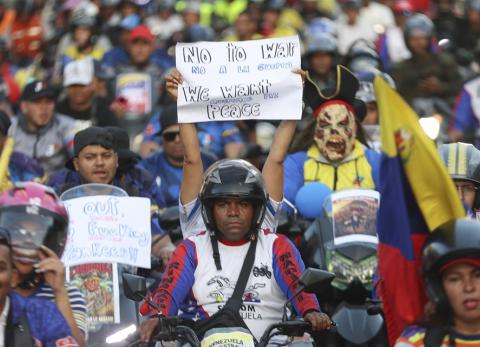 Trump advierte que lo m&aacute;s "inteligente" ser&iacute;a que Maduro deje el poder