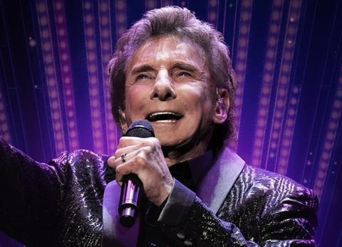 Barry Manilow ser&aacute; operado por una mancha cancerosa en su pulm&oacute;n izquierdo