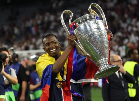 Paris Saint-Germain de Willian Pacho es el mejor equipo del 2025