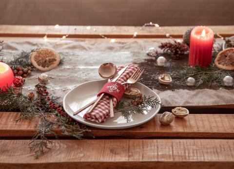 Ideas r&aacute;pidas para decorar la mesa de navidad en poco tiempo