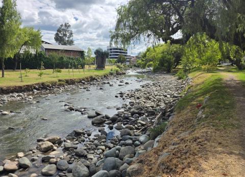 El r&iacute;o Tomebamba est&aacute; al borde del estiaje por falta de lluvias