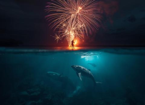 Fuegos artificiales y el mar: una relaci&oacute;n que deja huella y lleva a la reflexi&oacute;n