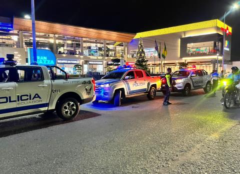 Balacera en parqueadero de centro comercial de Machala dej&oacute; un herido