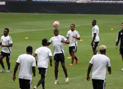 Emelec present&oacute; la n&oacute;mina de 28 convocados para la pretemporada 2026 y hay sorpresas