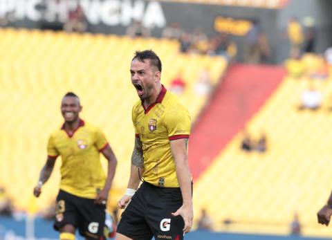 Barcelona SC recibir&iacute;a 400.000 d&oacute;lares por la venta de Octavio Rivero