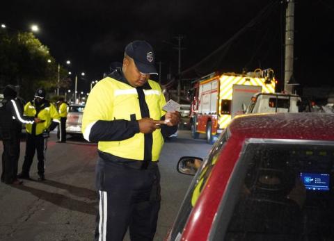 Alcohol al volante: seis conductores detenidos en operativos nocturnos en Quito