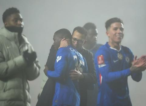 Mois&eacute;s Caicedo deslumbra como capit&aacute;n de Chelsea y respalda elogio de Liam Rosenior