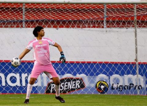 Jos&eacute; Gabriel Cevallos: el peso de un apellido que vuelve al arco de Barcelona SC