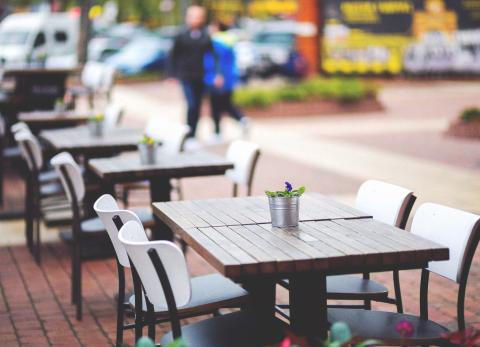 Vecinos denuncian ocupaci&oacute;n indebida del espacio p&uacute;blico en Cumbay&aacute;