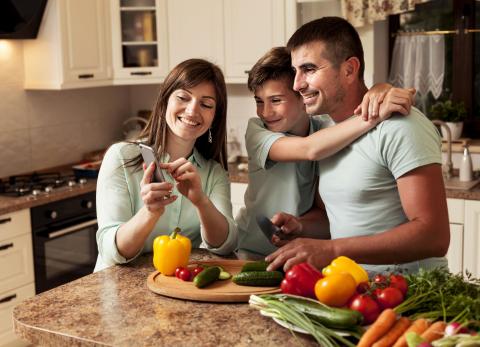 Nueva pir&aacute;mide alimentaria de EE. UU.: qu&eacute; cambia y por qu&eacute; genera debate