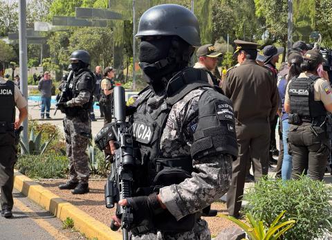 Ministro acusa al Municipio de Quito de no colaborar y quitar recursos a la Polic&iacute;a