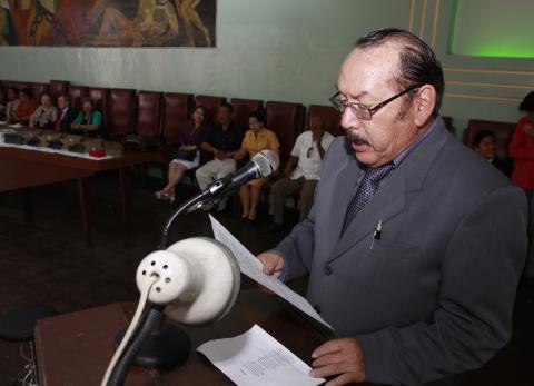 Muri&oacute; Jorge Astudillo, el poeta que pens&oacute; el pa&iacute;s desde Guayaquil