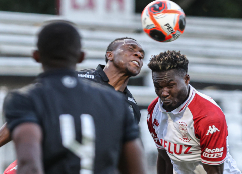 Jordy Caicedo marc&oacute; su primer gol oficial en Hurac&aacute;n y conmovi&oacute; a Argentina