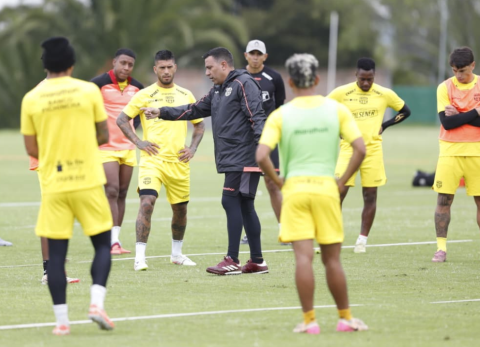 Barcelona concluye entrenamientos en Quito