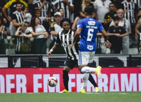 &Aacute;ngelo Preciado lesionado: &iquest;qu&eacute; dice el parte m&eacute;dico del Atl&eacute;tico Mineiro?
