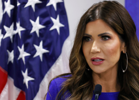 Trump desprecia a Kristi Noem, cara de la ofensiva contra la inmigraci&oacute;n