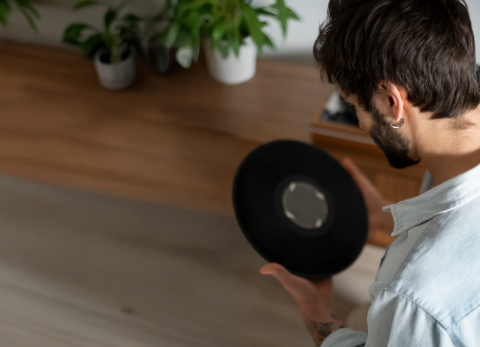 Lo an&aacute;logo vuelve: m&uacute;sica, fotograf&iacute;a y la pausa frente a lo digital