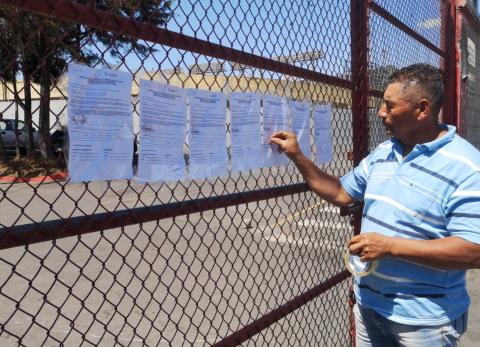 El drama para cobrar contin&uacute;a entre trabajadores de Aucas