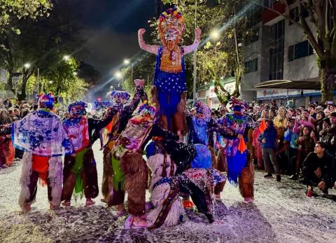 De Amagua&ntilde;a a La Mariscal: Los 5 mejores corsos de flores a los que no puedes faltar