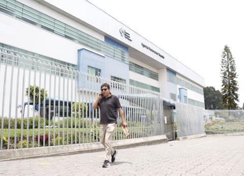 Licencia caducada en Quito: &iquest;me pueden multar durante la suspensi&oacute;n de la ANT?