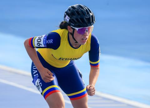 Fernanda Moncada va dejando huella en el patinaje de velocidad