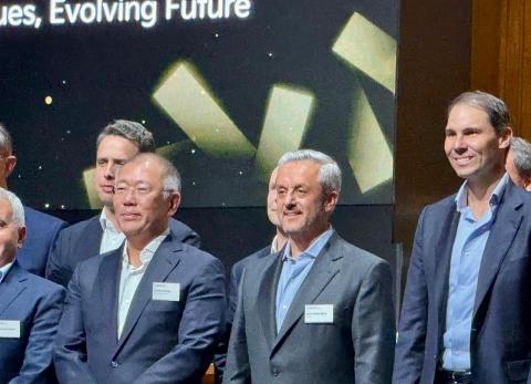 Corporaci&oacute;n Eljuri recibe el premio Best Global Partner de Kia a nivel mundial