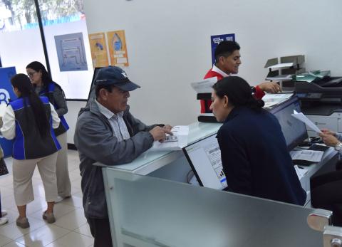 &iquest;Qu&eacute; piensan los quite&ntilde;os sobre el aumento en la tasa de basura?