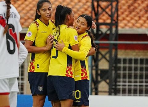 Ecuador Sub-20 Femenina golea 4-0 a Per&uacute; y clasifica al hexagonal del Sudamericano