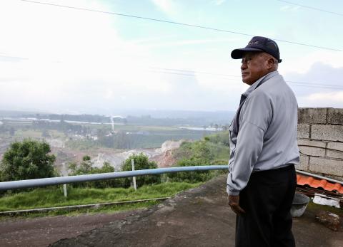 Grietas y polvo: crisis en Pifo por explotaci&oacute;n p&eacute;trea deja a 200 afectados