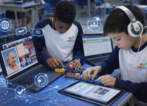 Colegios de Guayaquil integran la inteligencia artificial sin reemplazar al docente