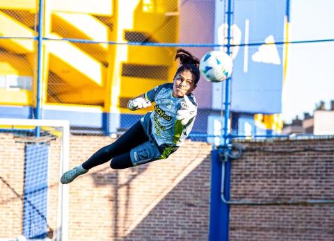 Andrea Vera, del arco ecuatoriano a la elite sudamericana