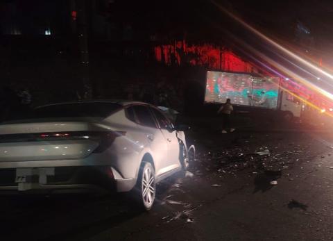 Un fallecido y tres heridos deja choque en el norte de Quito