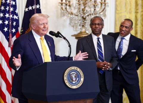 Trump vuelve a elevar el arancel global: as&iacute; queda la nueva tarifa